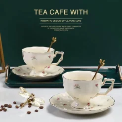 Rote Rose Keramik-Teetassen-Set – Kaffeetasse im europäischen Stil mit Löffel