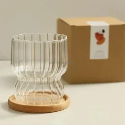 Runde Teetasse aus Glas mit Fliege – Stilvoller Zitronenwasserbecher