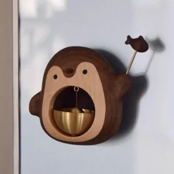 Rustikale Türklingel aus Massivholz – süße Hängedekoration