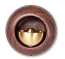 Rustikale Türklingel aus Massivholz – süße Hängedekoration