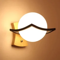 Rustikale Wandlampe aus Massivholz – Vintage-Beleuchtung für Zuhause