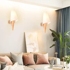 Rustikale Wandlampe aus Massivholz – Vintage-Beleuchtung für Zuhause