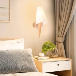 Rustikale Wandlampe aus Massivholz – Vintage-Beleuchtung für Zuhause