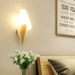 Rustikale Wandlampe aus Massivholz – Vintage-Beleuchtung für Zuhause