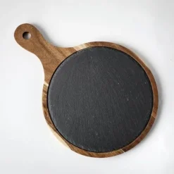 Rustikaler Snackteller aus Holz – rundes Serviertablett