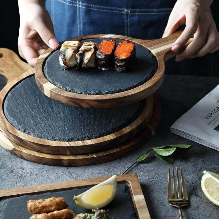 Rustikaler Snackteller aus Holz – rundes Serviertablett