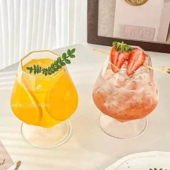 Schlankes Cocktailglas-Set – Elegantes Trinkgeschirr für besondere Anlässe