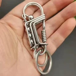 Schlüsselanhänger aus mattiertem Edelstahl – elegantes Eisenwebdesign