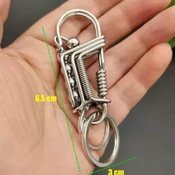 Schlüsselanhänger aus mattiertem Edelstahl – elegantes Eisenwebdesign