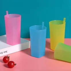 Schnabeltasse für Kinder mit integriertem Strohhalm – Easy Drink Mug