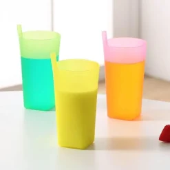 Schnabeltasse für Kinder mit integriertem Strohhalm – Easy Drink Mug