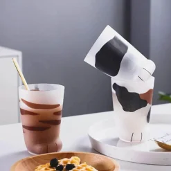 Schnapsglas mit Katzenpfote – Neuartiger Katzenkrallenbecher