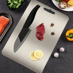 Schneidebrett aus Edelstahl – robuster Hackklotz für Obst, Gemüse und Fleisch