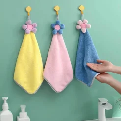 Schnelltrocknendes Handtuch aus Korallenfleece – weich, saugfähig und ideal für den täglichen Gebrauch