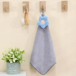 Schnelltrocknendes Handtuch aus Korallenfleece – weich, saugfähig und ideal für den täglichen Gebrauch