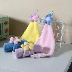 Schnelltrocknendes Handtuch aus Korallenfleece – weich, saugfähig und ideal für den täglichen Gebrauch