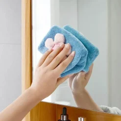 Schnelltrocknendes Handtuch aus Korallenfleece – weich, saugfähig und ideal für den täglichen Gebrauch