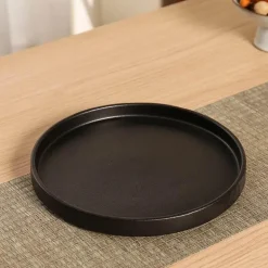 Schwarzer Weinwärmer aus Keramik für Sake – handgefertigtes japanisches Design