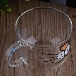 Süße Kaffeetasse aus Glas mit Katzenmotiv