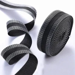 Selbstklebendes Saumband – Einfache Lösung zum Kürzen von Hosen