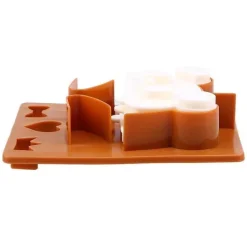 Süßer Sandwichmaker mit Bärengesicht