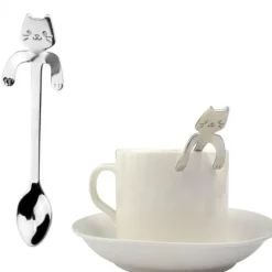 Süßer Teelöffel mit langem Griff und Katze