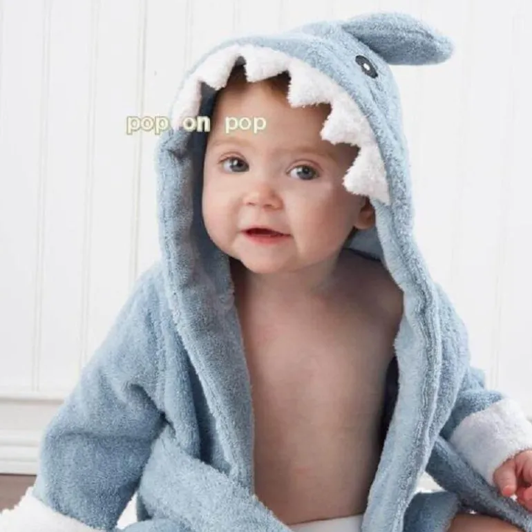 Süßes Baby-Badetuch mit blauem Hai - Plüsch-Badetuch für Kleinkinder