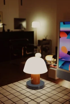 Setago Table Lamp – Acrylic and Aluminum Lamp