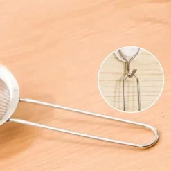 Sieb aus Edelstahl – Küchenwerkzeug für Mehl und Gebäck