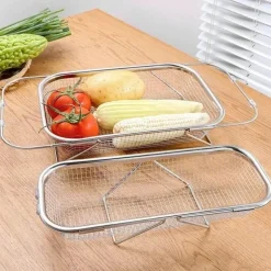 Siebgestell über der Spüle – platzsparender Küchen-Organizer