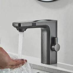 Smart Sensor Wasserhahn - Energieeffiziente Digitalanzeige