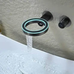 Smarter LED-Badezimmerhahn – Eleganter Wasserhahn im digitalen Design