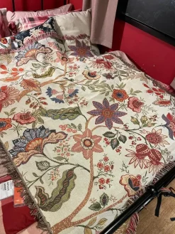 Sofadecke für draußen mit Blumenmuster – Dekorativer Überwurf für Picknicks und Wohnmobile