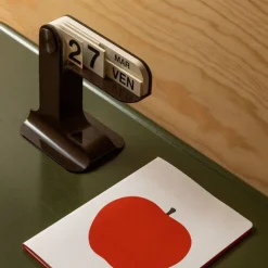 Standing Perpetual Flip Desk Calendar – Minimalist