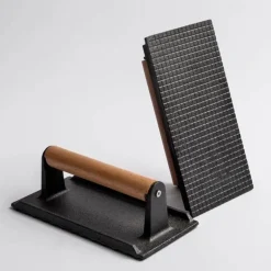 Steakpresse aus Gusseisen – rechteckige Fleischpresse mit Holzgriff