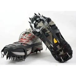 Steigeisenüberschuhe - Outdoor-Ausrüstung für Winterwanderungen