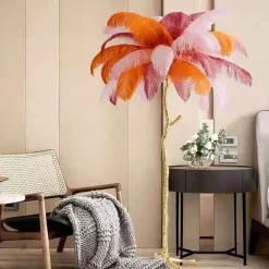 Straußenfeder-Stehlampe - Nordische Luxusbeleuchtung