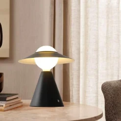 Strohhut-Tischlampe – Dekorative Beleuchtung für die Inneneinrichtung