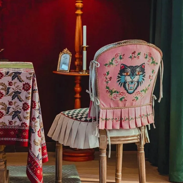 Stuhllehnenbezug im Retro-Stil mit Kaninchenmotiv – Stilvolles Esszimmerdekor