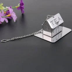 Tee-Ei in Hausform – Niedliches Sieb aus Edelstahl