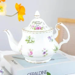 Teegeschirr-Set „Blume des Monats“ – Elegantes Trinkgeschirr für Zuhause und die Küche