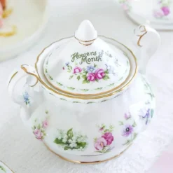 Teegeschirr-Set „Blume des Monats“ – Elegantes Trinkgeschirr für Zuhause und die Küche