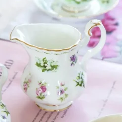 Teegeschirr-Set „Blume des Monats“ – Elegantes Trinkgeschirr für Zuhause und die Küche