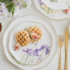 Teegeschirr-Set mit Blumenmuster – Teekanne, Tassen, Untertassen, Zucker, Milchbehälter, Vase, Teller