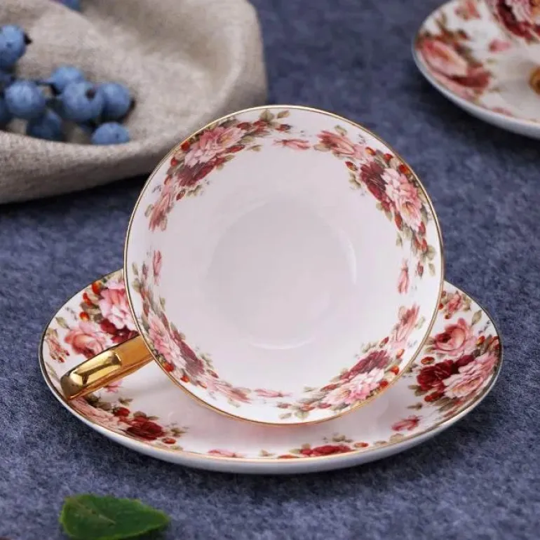 Teeservice aus Bone China mit Blumenmuster – Elegante 200-ml-Tasse mit Untertasse und Löffel