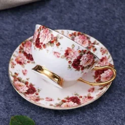 Teeservice aus Bone China mit Blumenmuster – Elegante 200-ml-Tasse mit Untertasse und Löffel
