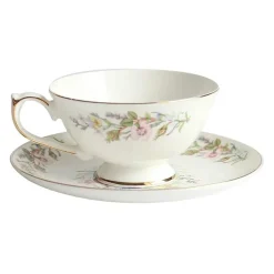 Teeservice aus Bone China: Teekanne, Teetasse, Untertasse, Obstteller, Tablett, Becher und Geschirr