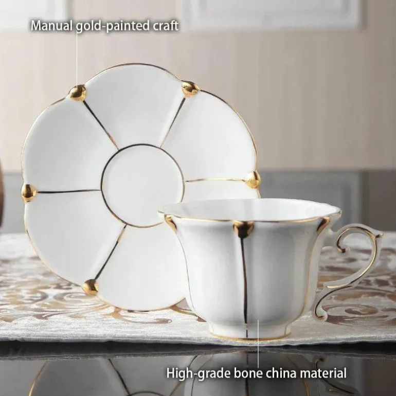 Teeservice aus Bone China – Elegante Kaffeekanne aus Porzellan, Milchkännchen, Zuckerdose