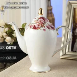 Teeservice aus Bone China mit Blumenmuster – Elegante Teekanne mit Tassen und Untertassen