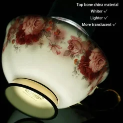 Teeservice aus Bone China mit Blumenmuster – Elegante Teekanne mit Tassen und Untertassen